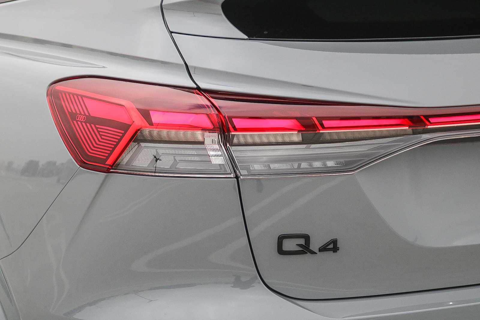 Thumbnail: 2025 Audi Q4 e-tron - 9