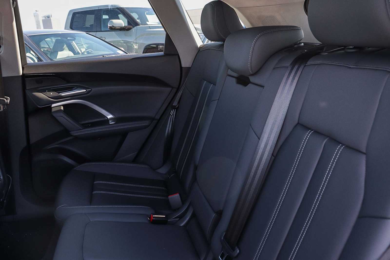 Thumbnail: 2025 Audi Q5 - 23