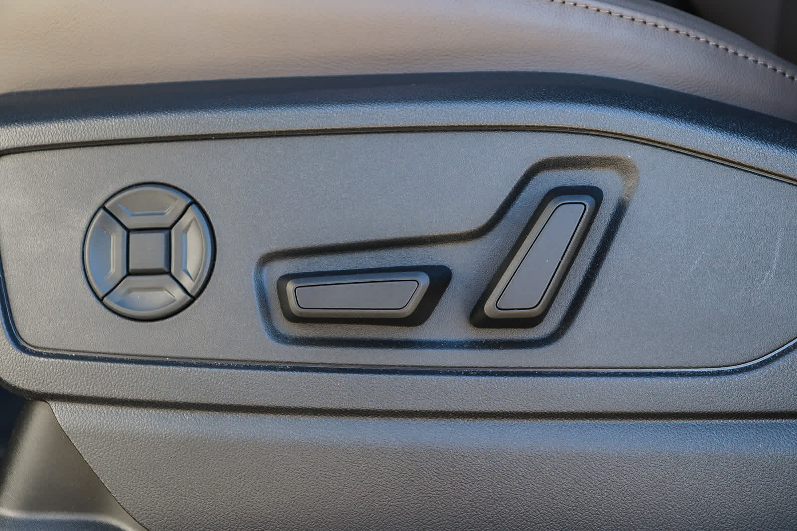 Thumbnail: 2025 Audi Q5 - 24