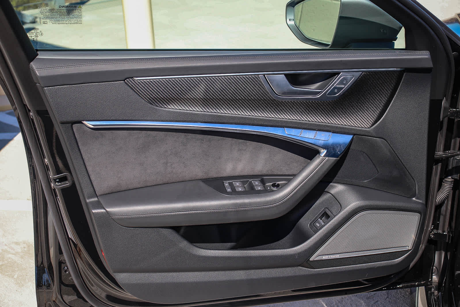 Thumbnail: 2025 Audi RS 6 - 29