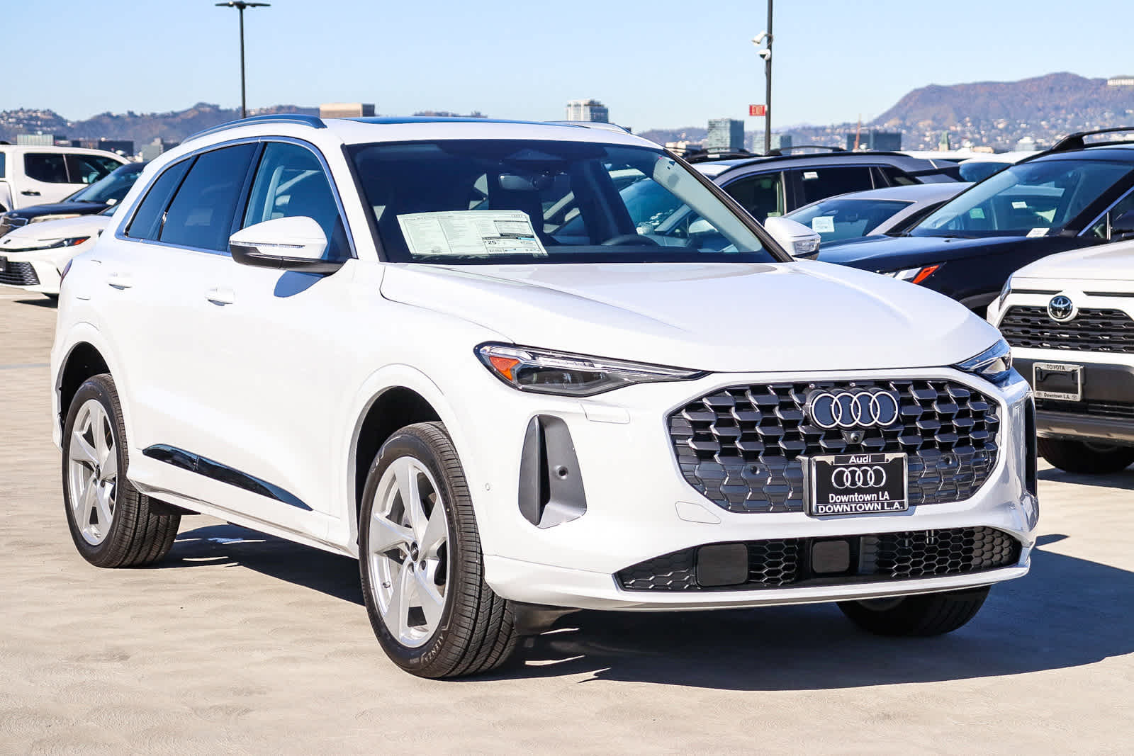 Thumbnail: 2025 Audi Q5 - 3