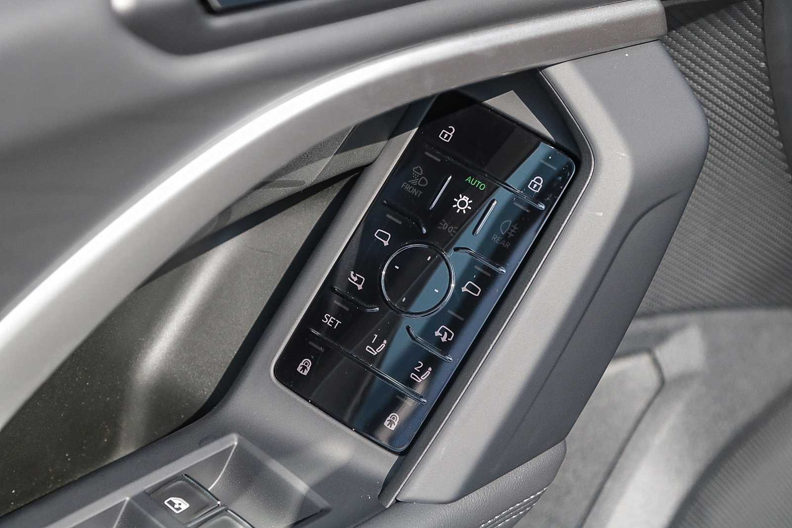 Thumbnail: 2025 Audi Q5 - 23