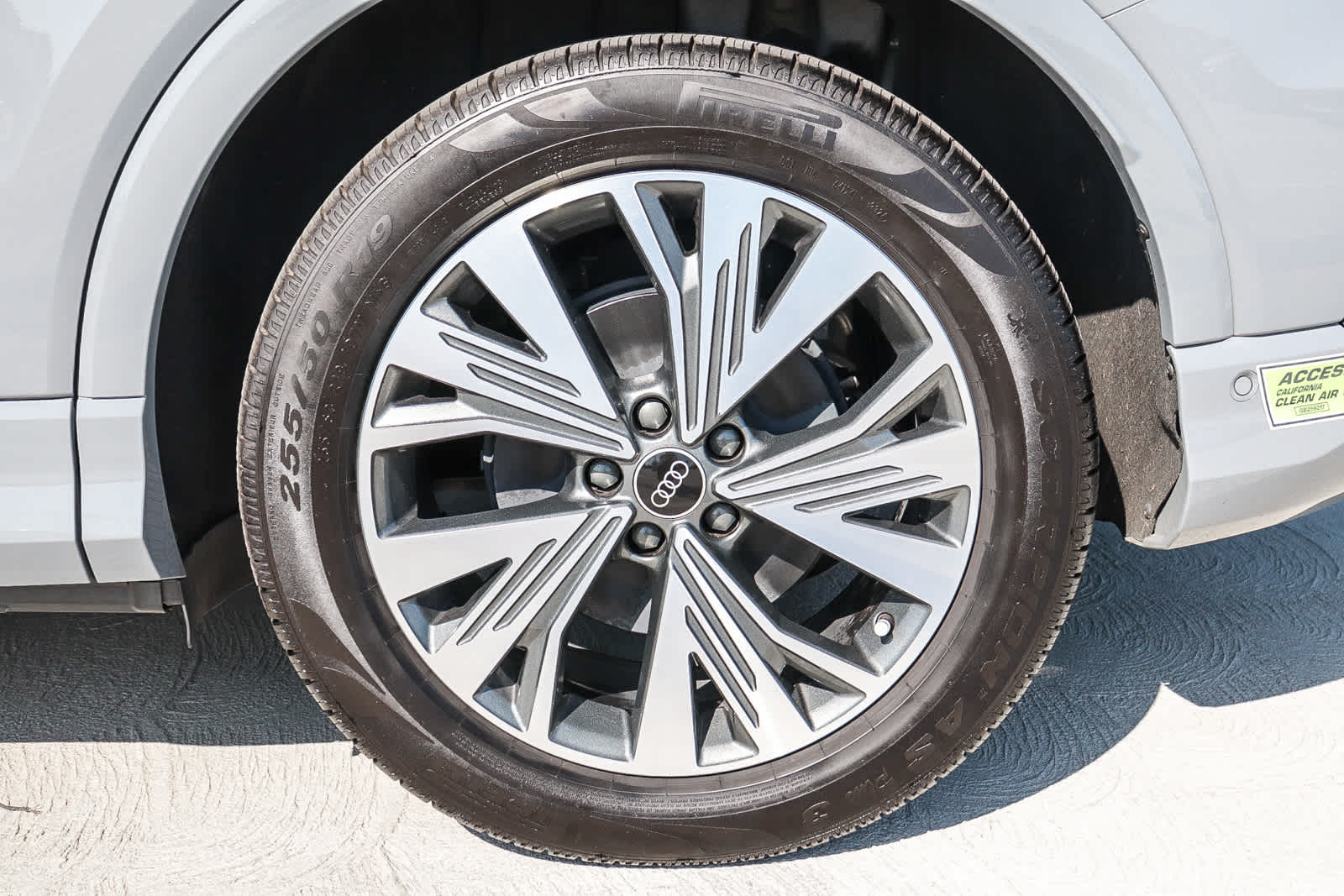 Thumbnail: 2023 Audi Q4 e-tron - 13