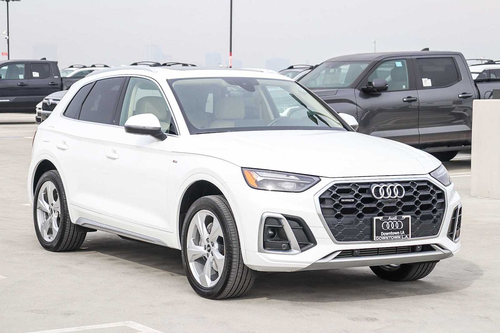 Thumbnail: 2022 Audi Q5 - 3