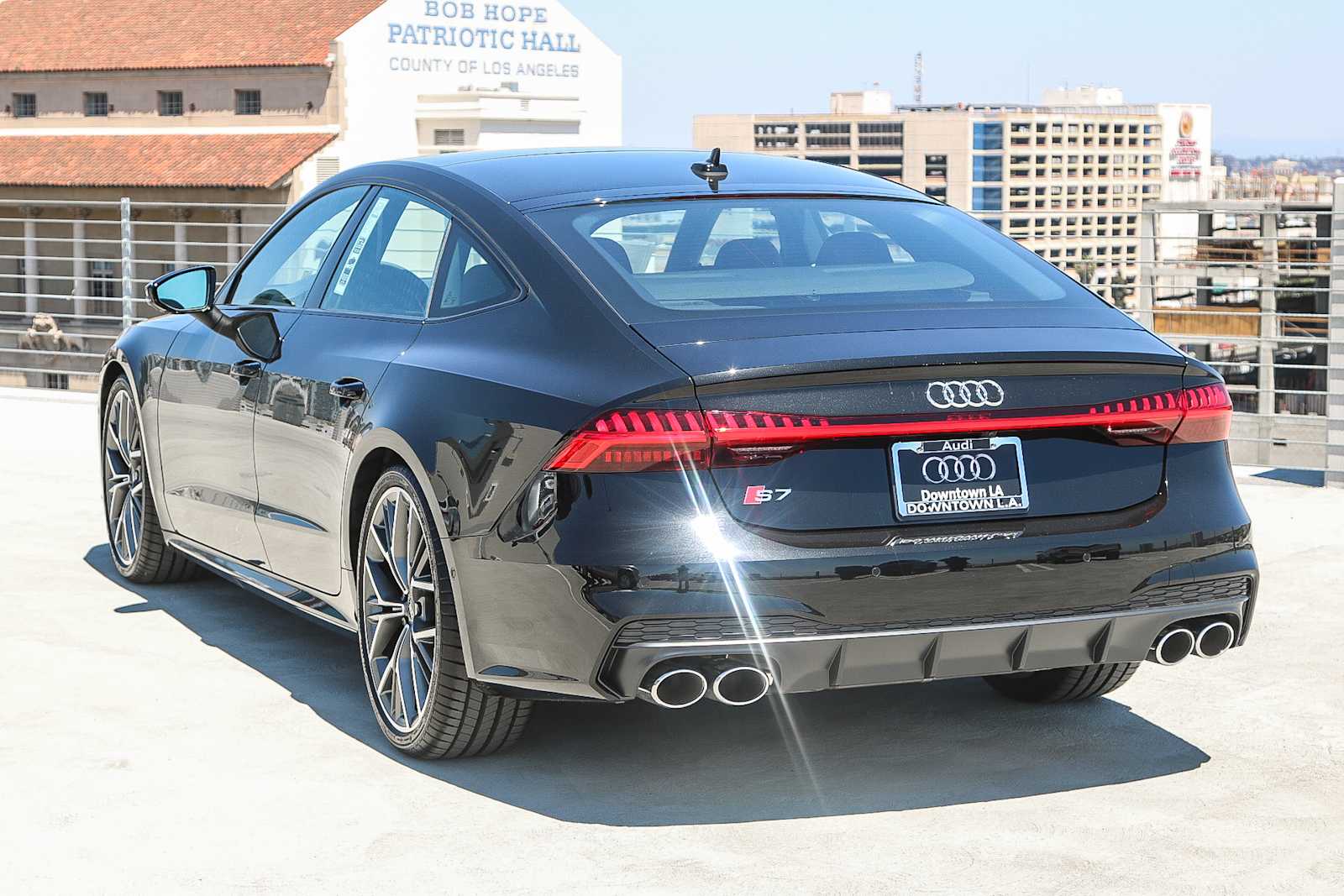 Thumbnail: 2025 Audi S7 - 8