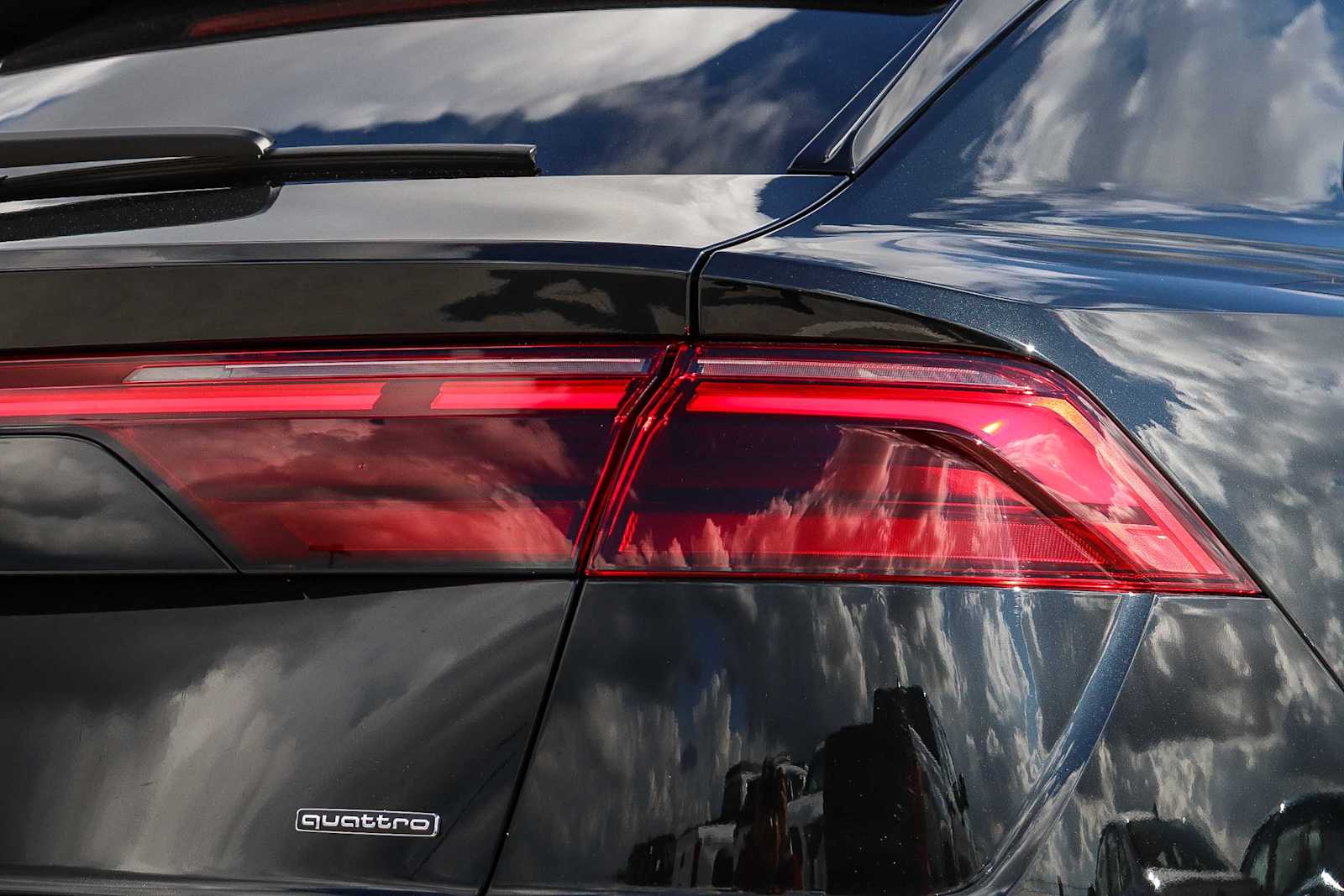 Thumbnail: 2026 Audi Q8 - 10