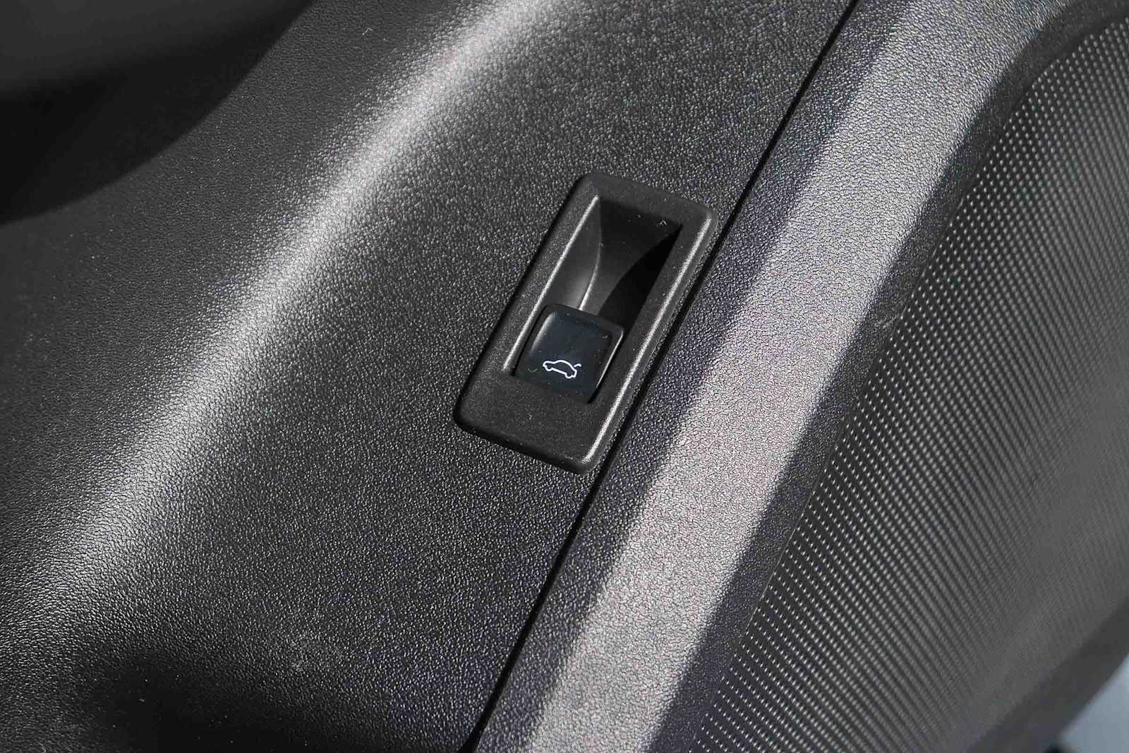 Thumbnail: 2025 Audi Q5 - 27