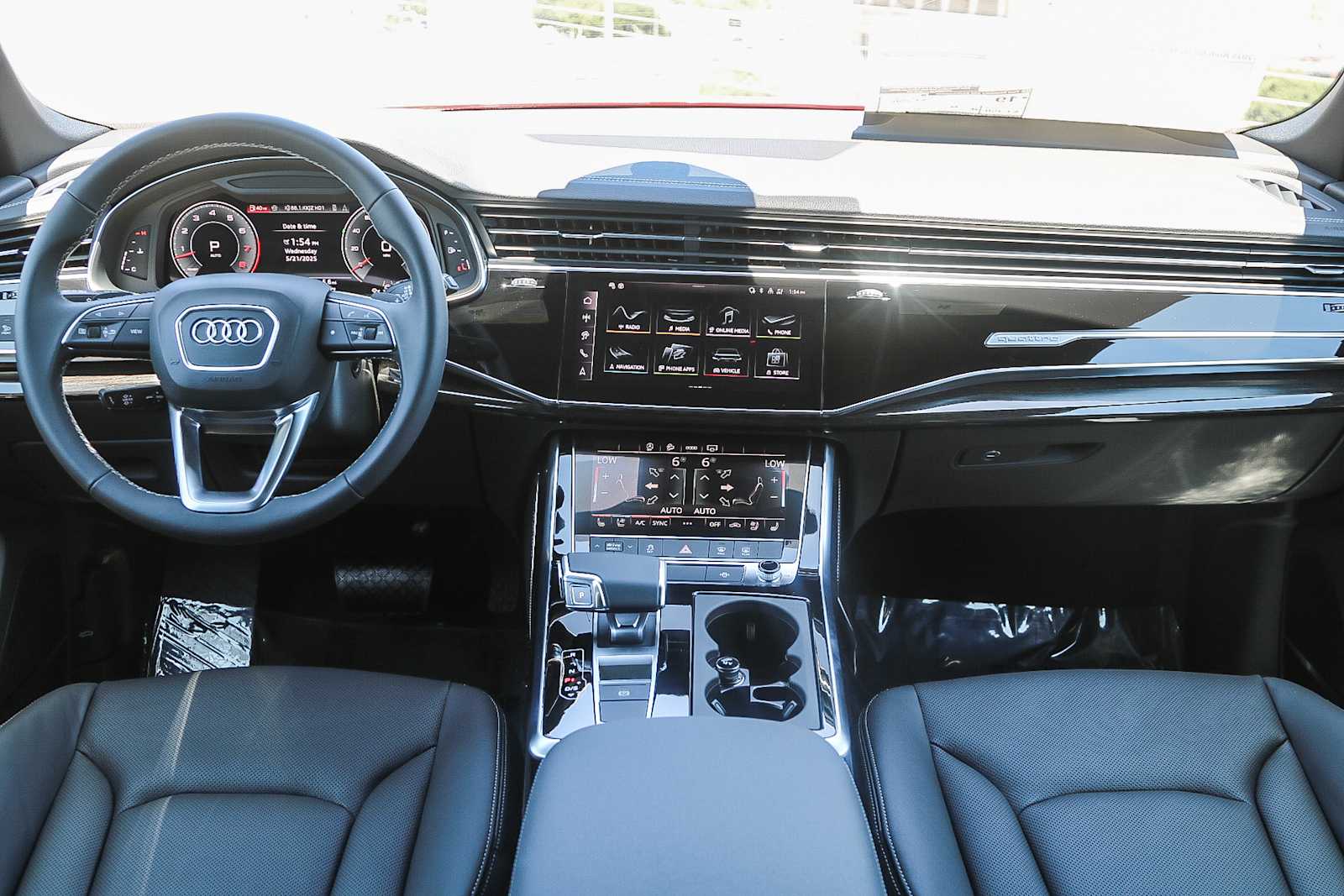 Thumbnail: 2025 Audi Q8 - 12