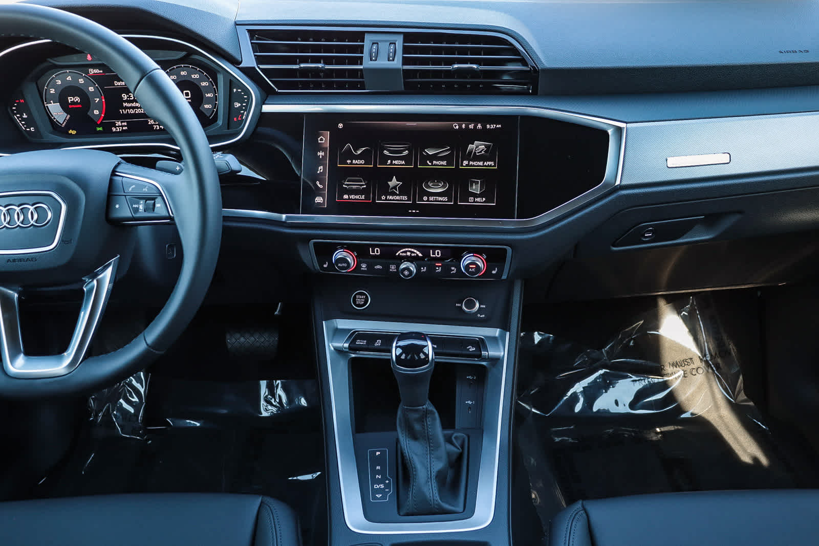 Thumbnail: 2025 Audi Q3 - 16