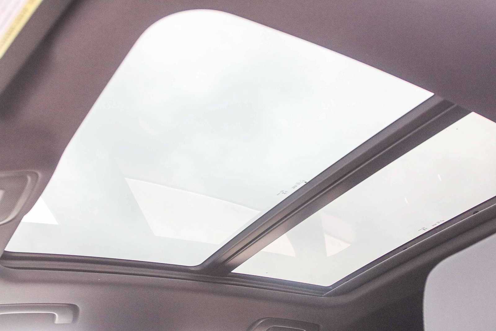 Thumbnail: 2025 Audi Q3 - 42