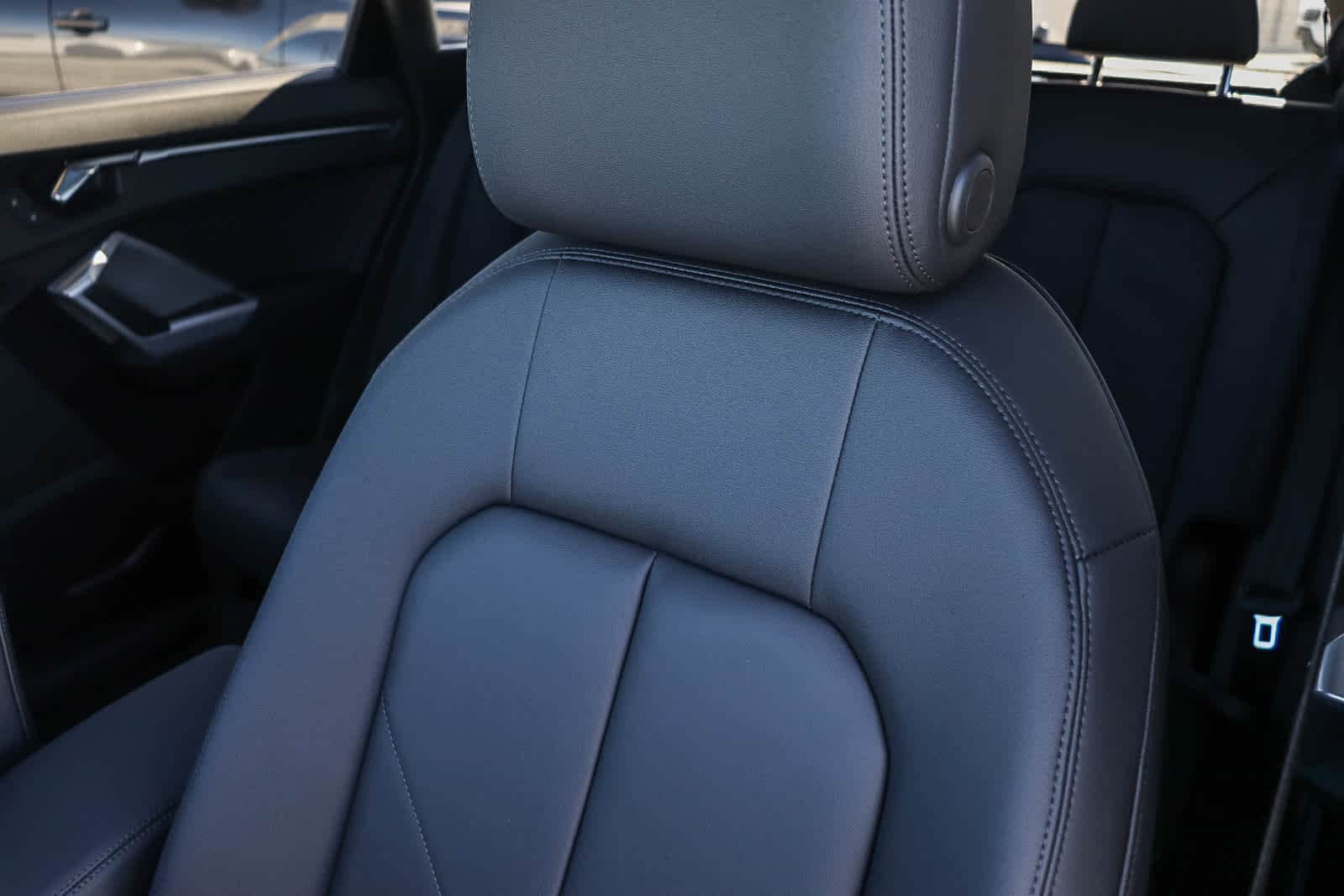 Thumbnail: 2025 Audi Q3 - 38