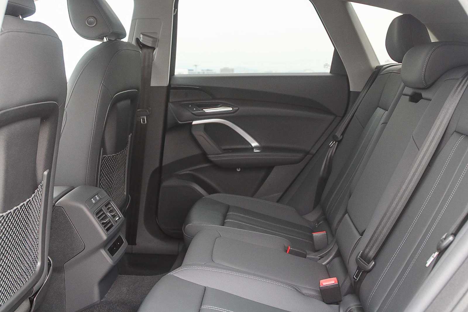 Thumbnail: 2025 Audi Q5 - 18