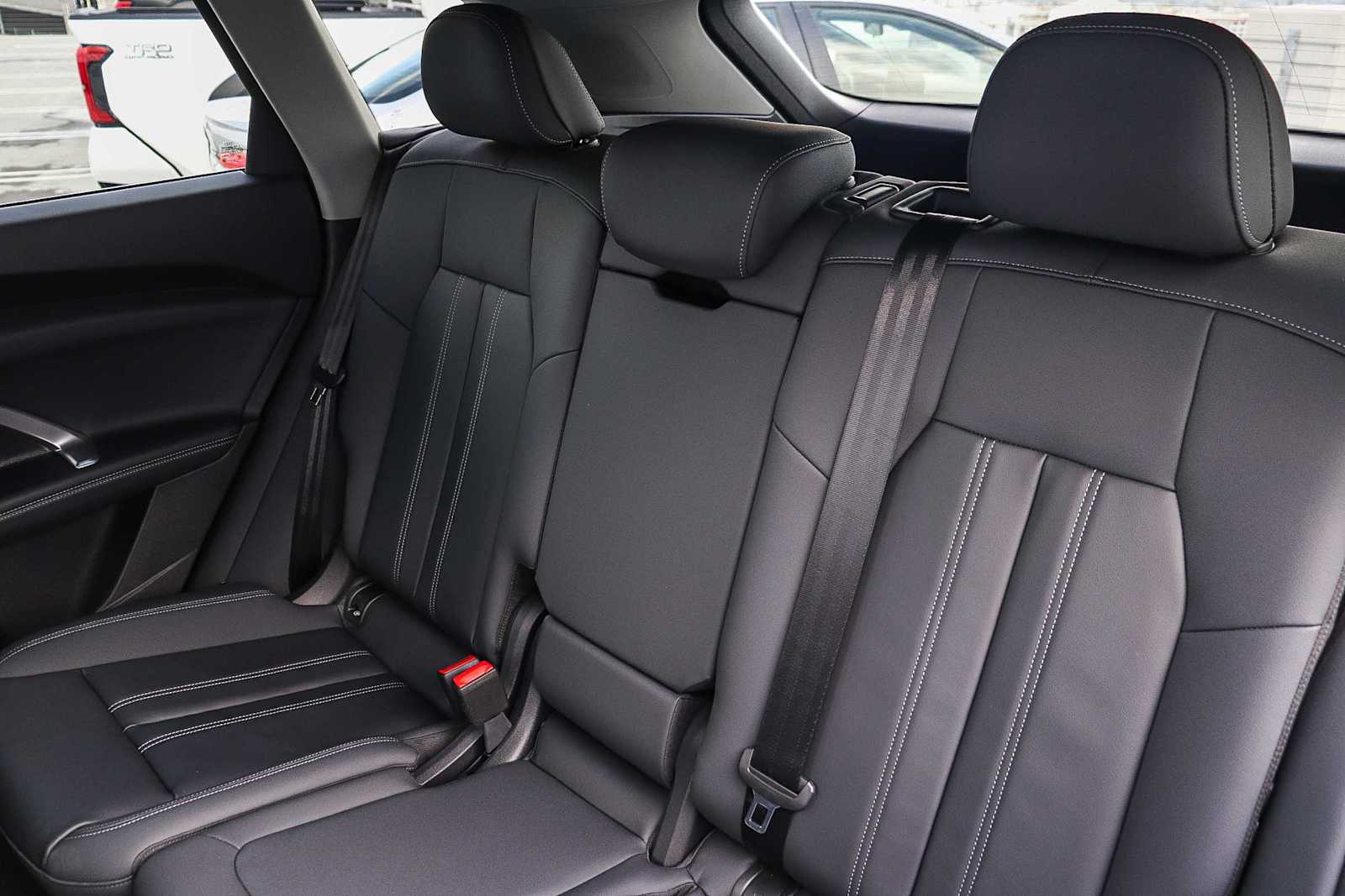 Thumbnail: 2025 Audi Q5 - 23