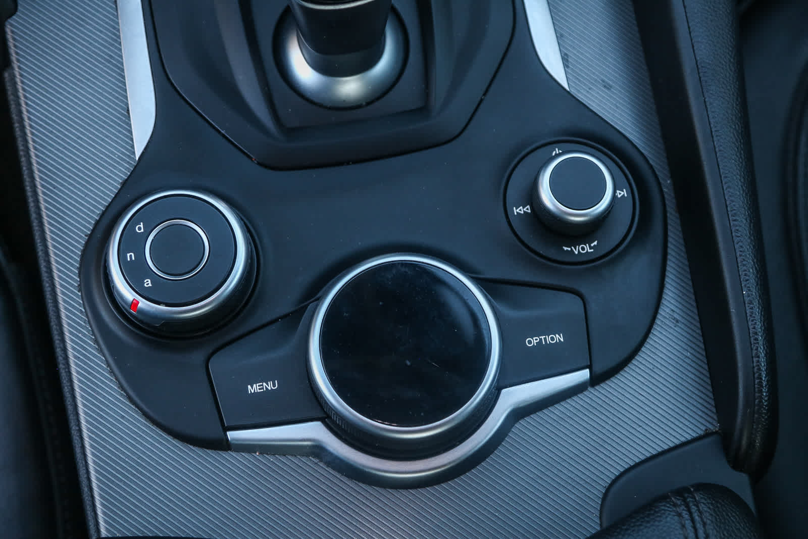 Thumbnail: 2019 Alfa Romeo Giulia - 27