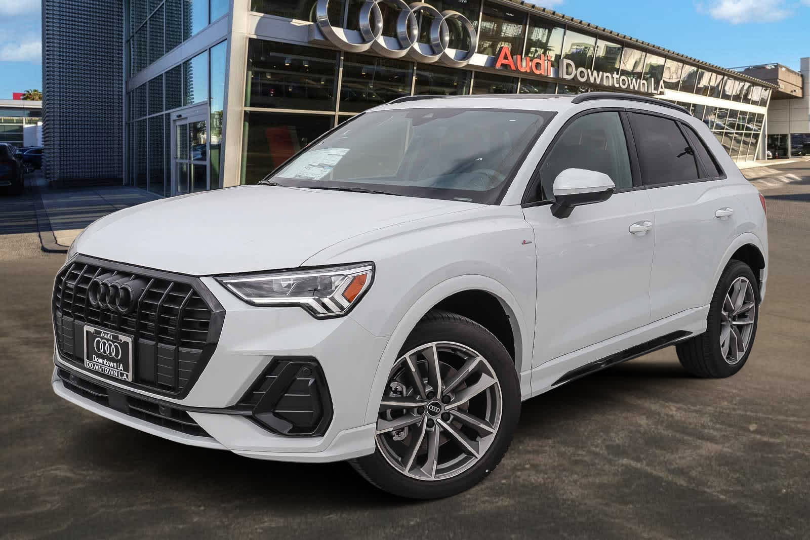 Thumbnail: 2025 Audi Q3 - 1