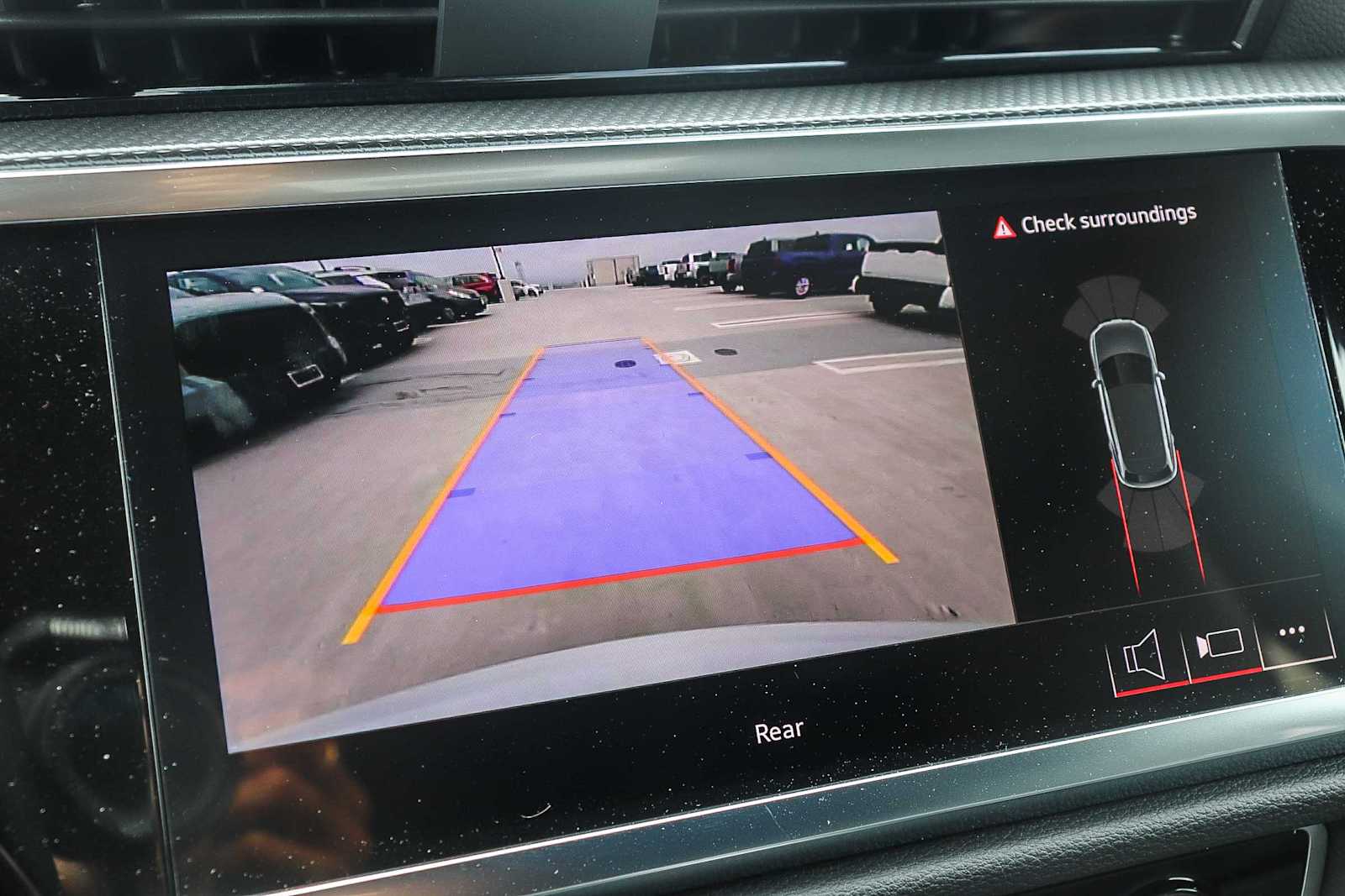 Thumbnail: 2025 Audi Q3 - 22