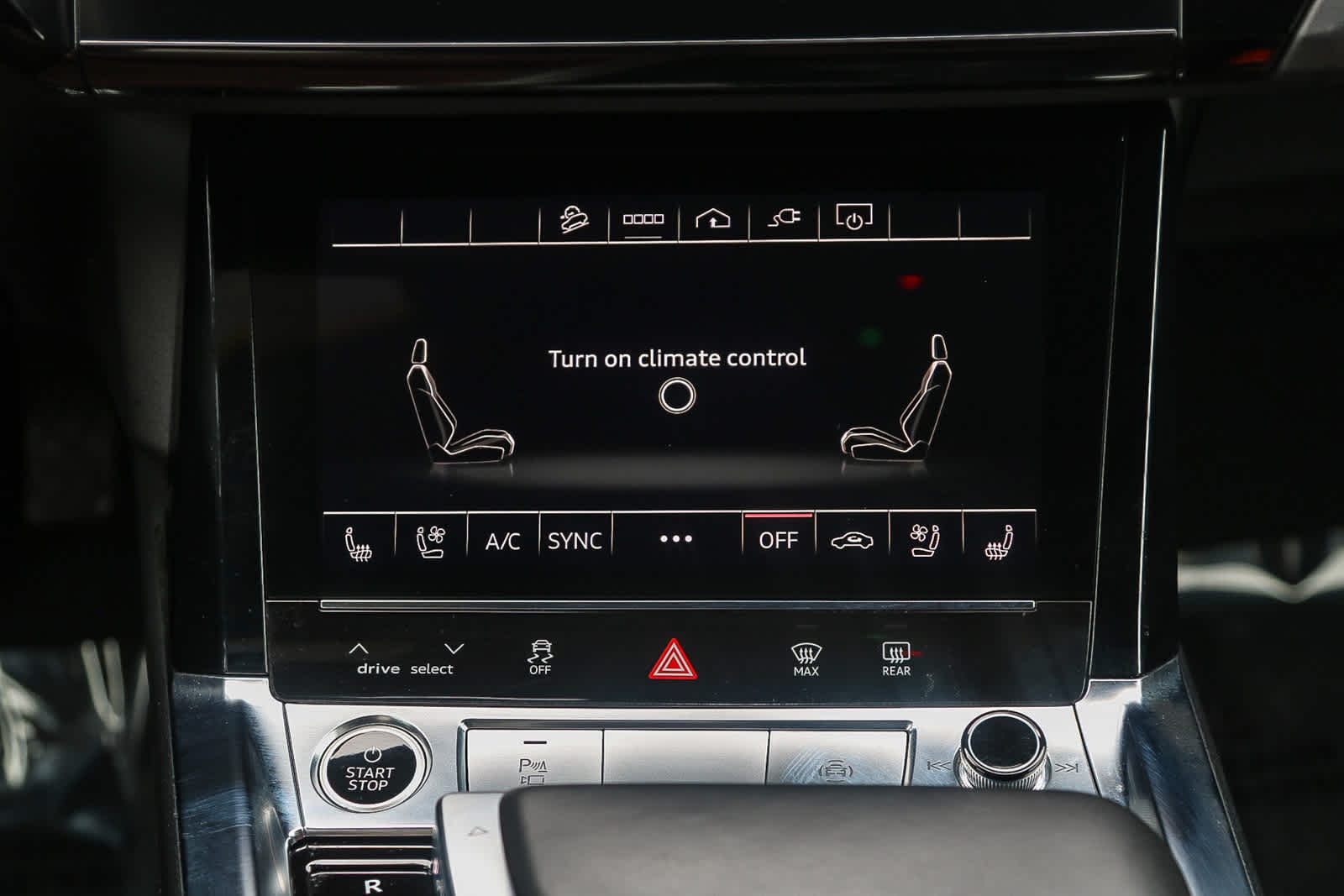 Thumbnail: 2022 Audi e-tron - 14