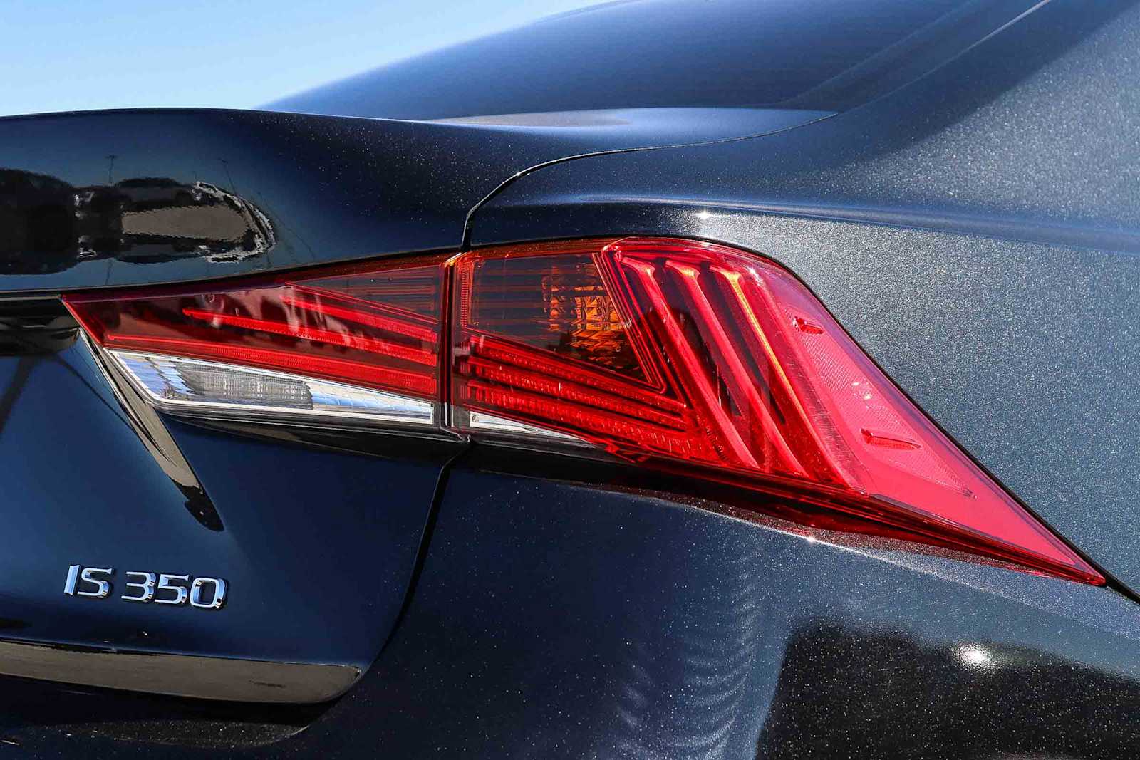 Thumbnail: 2019 Lexus IS - 10