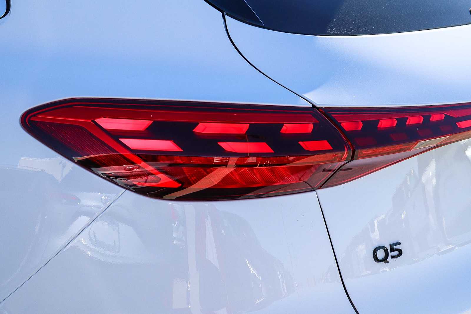 Thumbnail: 2025 Audi Q5 - 12