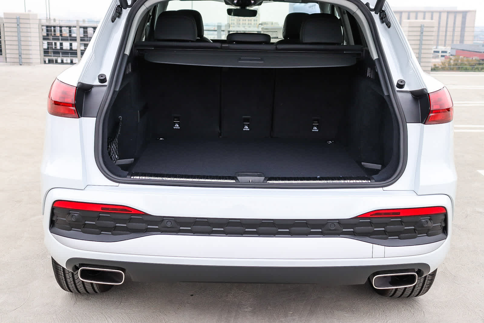 Thumbnail: 2025 Audi Q5 - 36