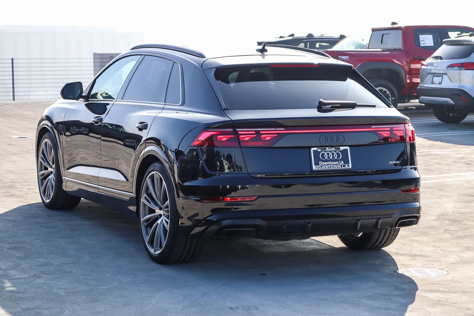 Thumbnail: 2026 Audi Q8 - 6