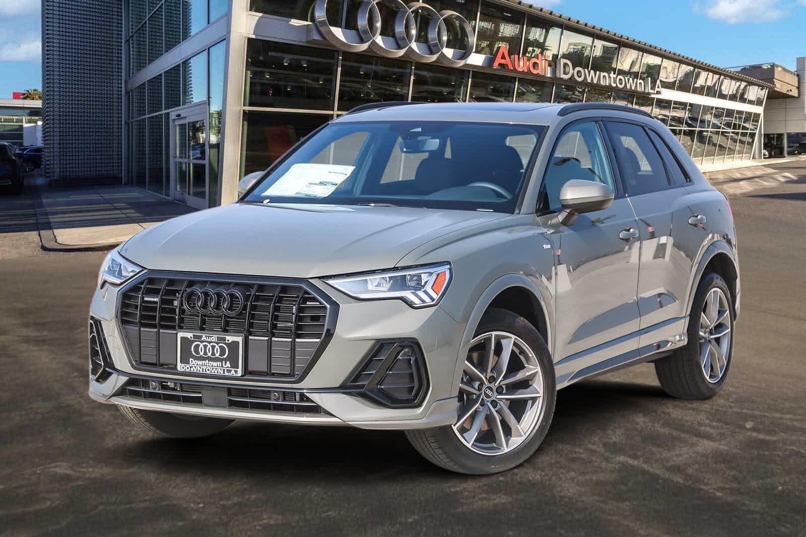 Thumbnail: 2025 Audi Q3 - 1