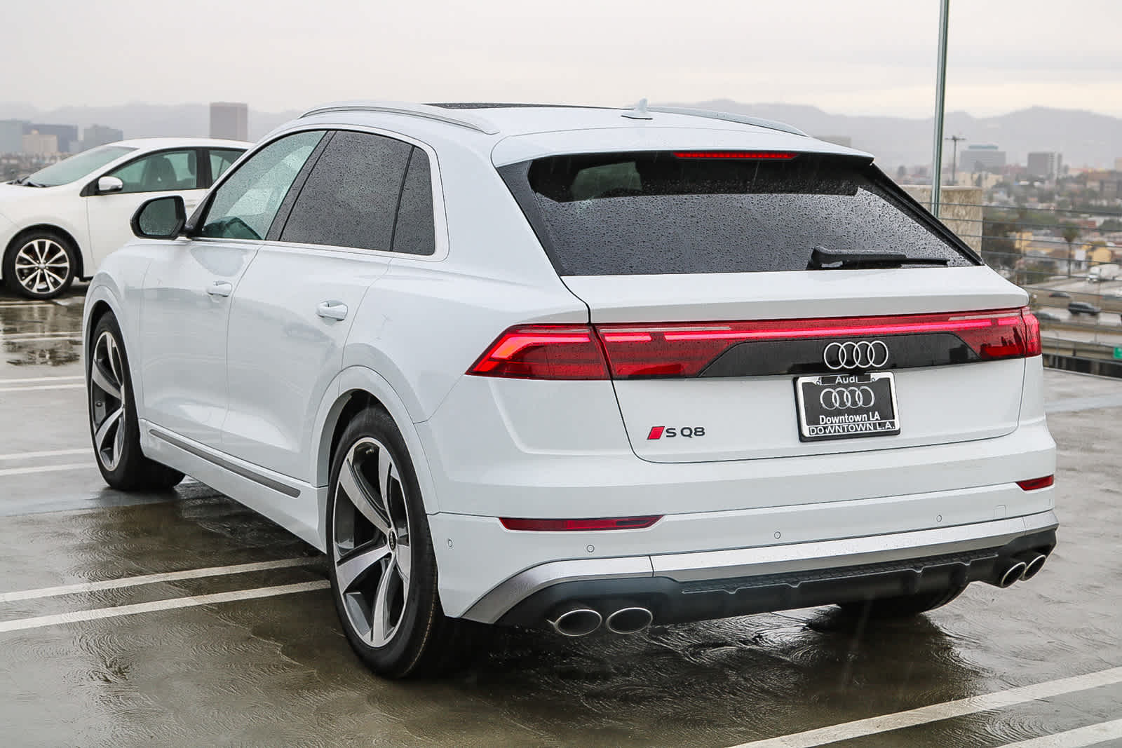 Thumbnail: 2025 Audi SQ8 - 8