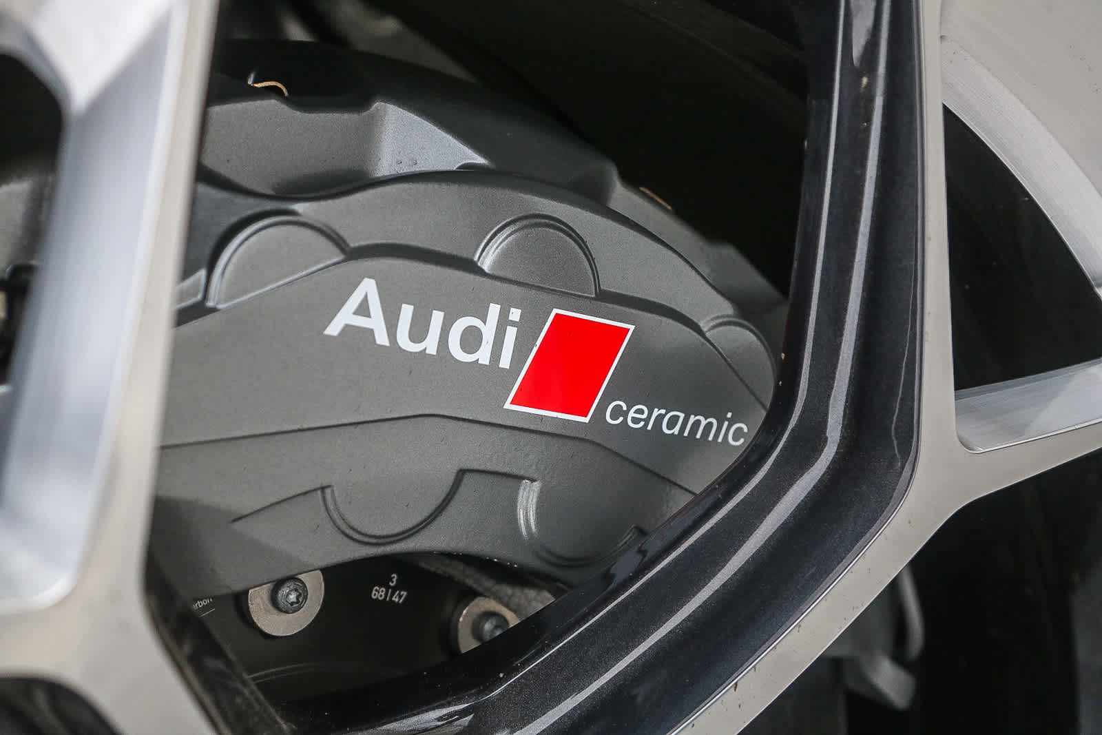 Thumbnail: 2025 Audi RS Q8 - 11