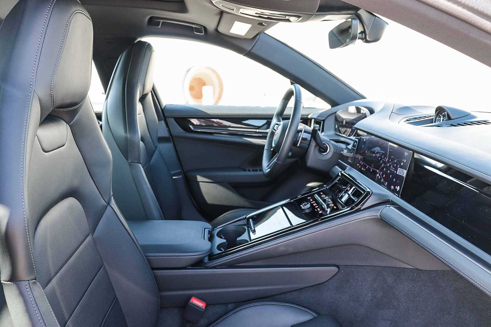 Thumbnail: 2025 Porsche Panamera - 20