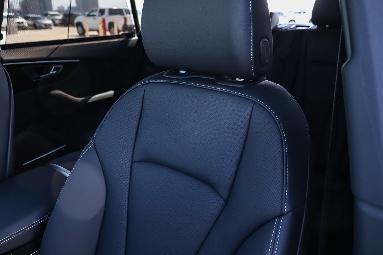 Thumbnail: 2026 Audi Q8 - 36