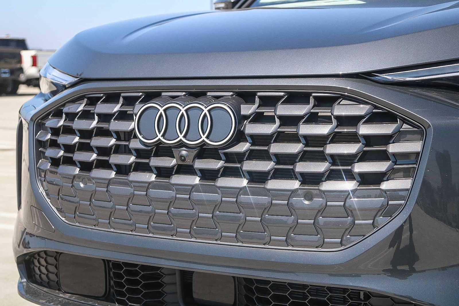 Thumbnail: 2025 Audi Q5 - 5