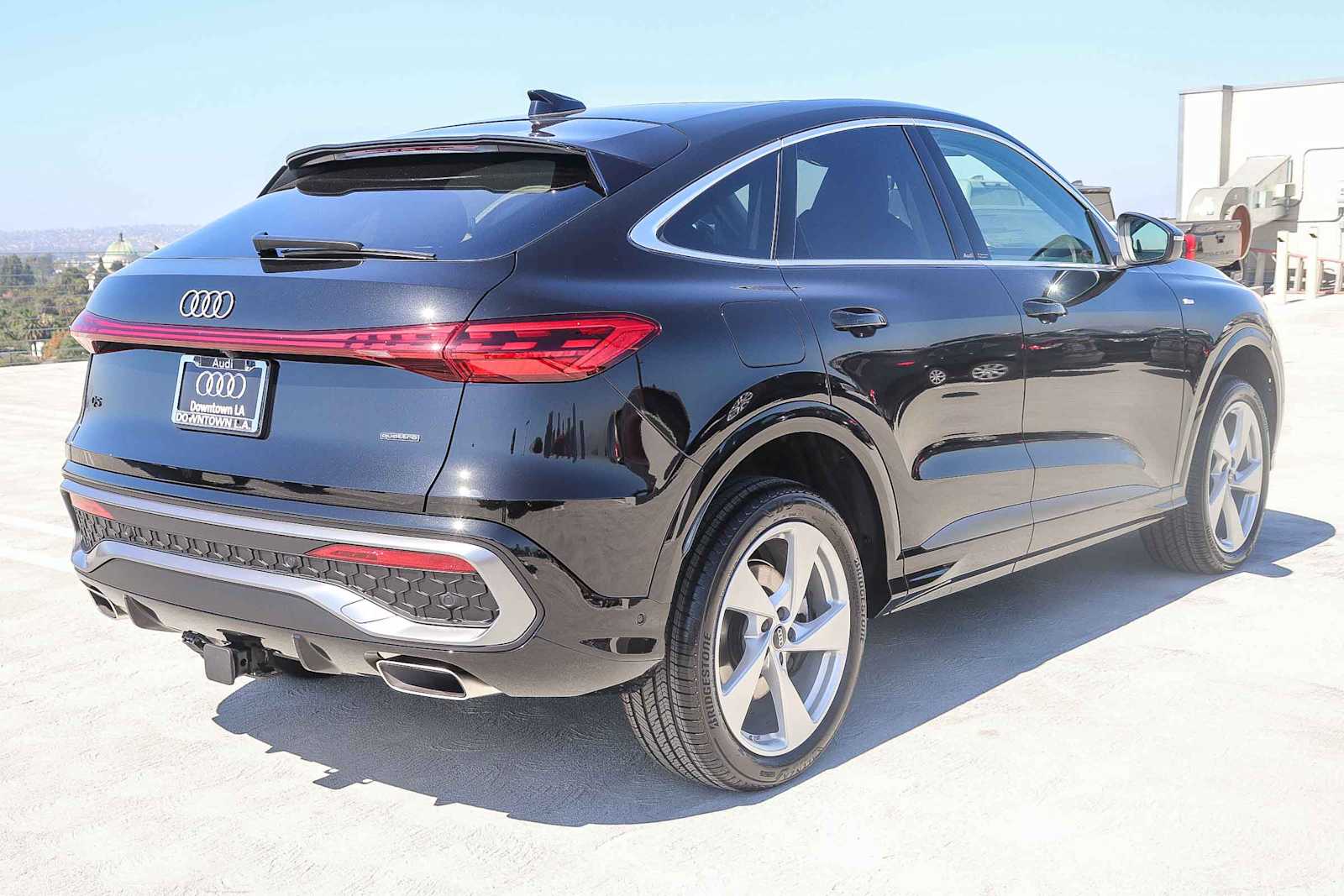 Thumbnail: 2025 Audi Q5 - 4