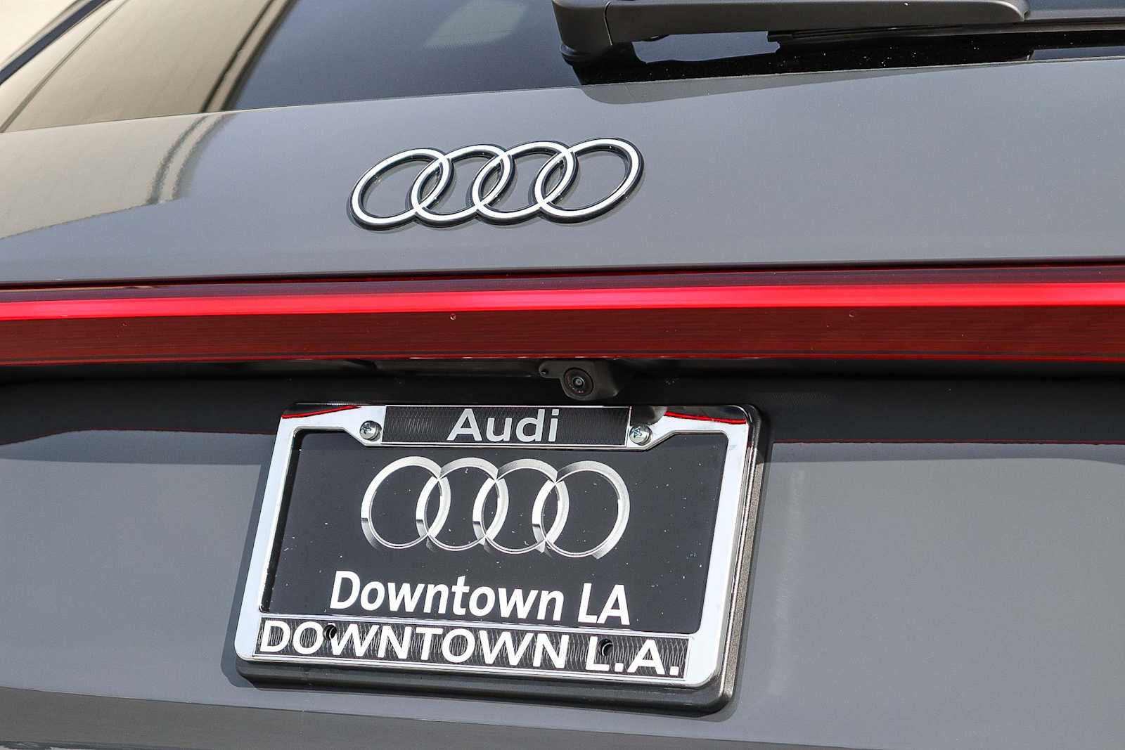 Thumbnail: 2025 Audi Q6 e-tron - 11