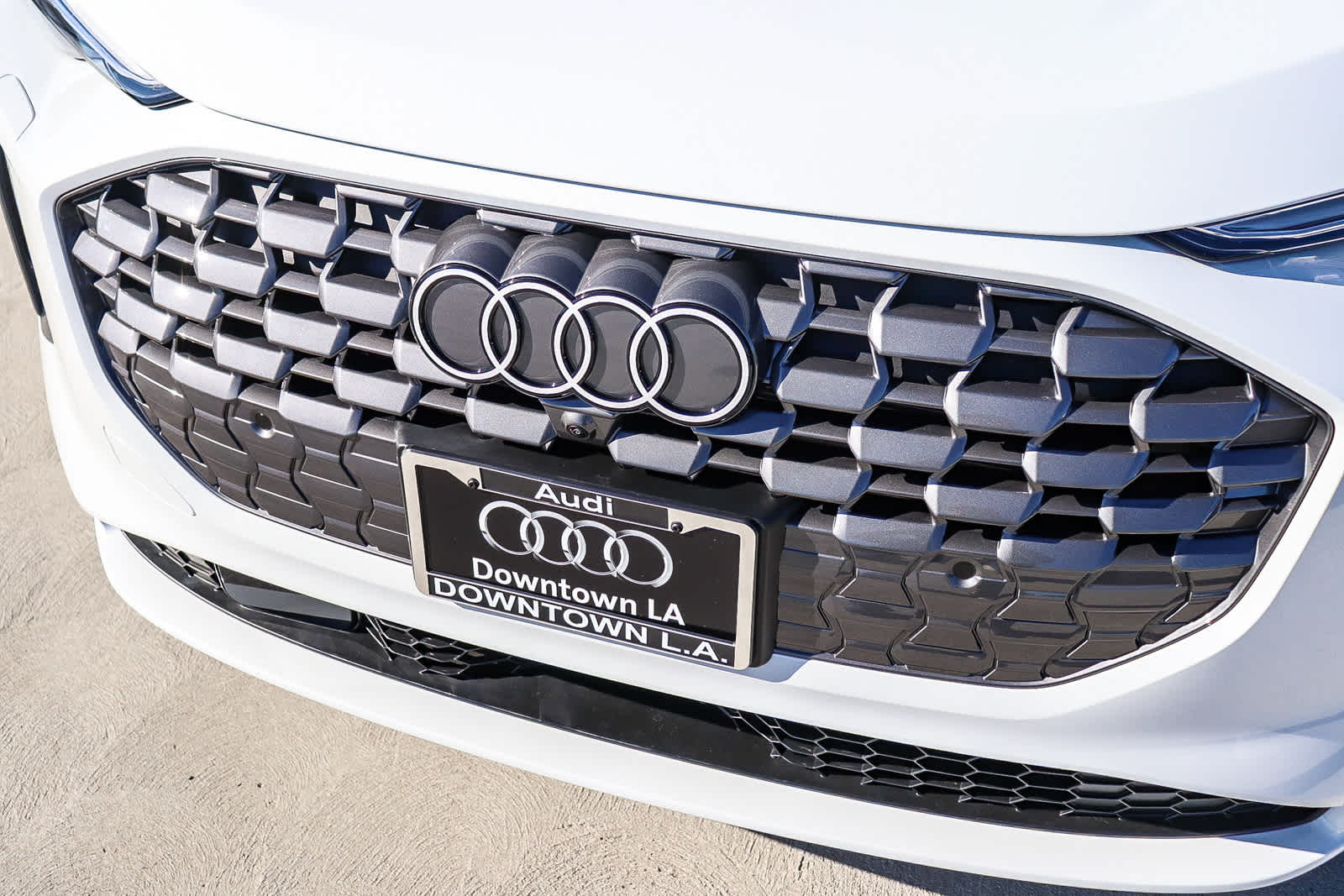 Thumbnail: 2025 Audi Q5 - 8