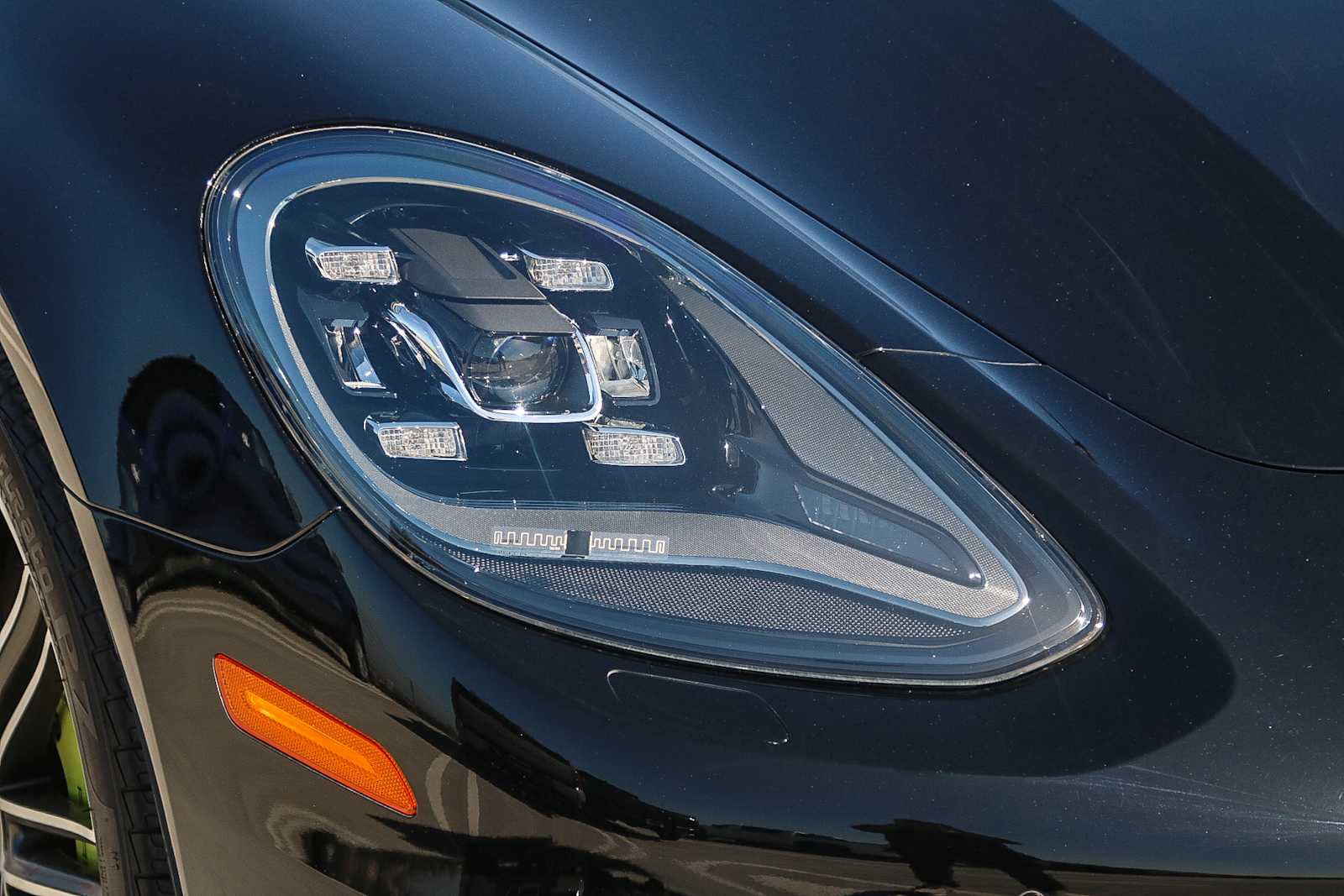 Thumbnail: 2020 Porsche Panamera - 4