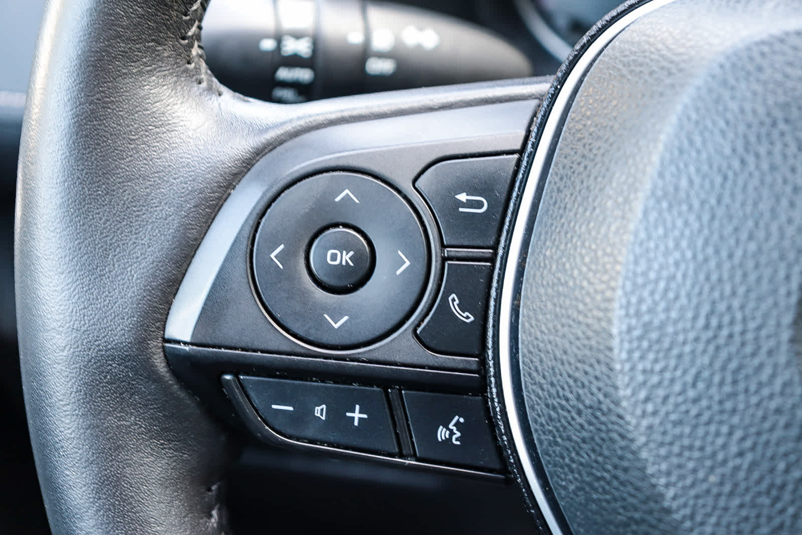 Thumbnail: 2021 Toyota RAV4 - 19