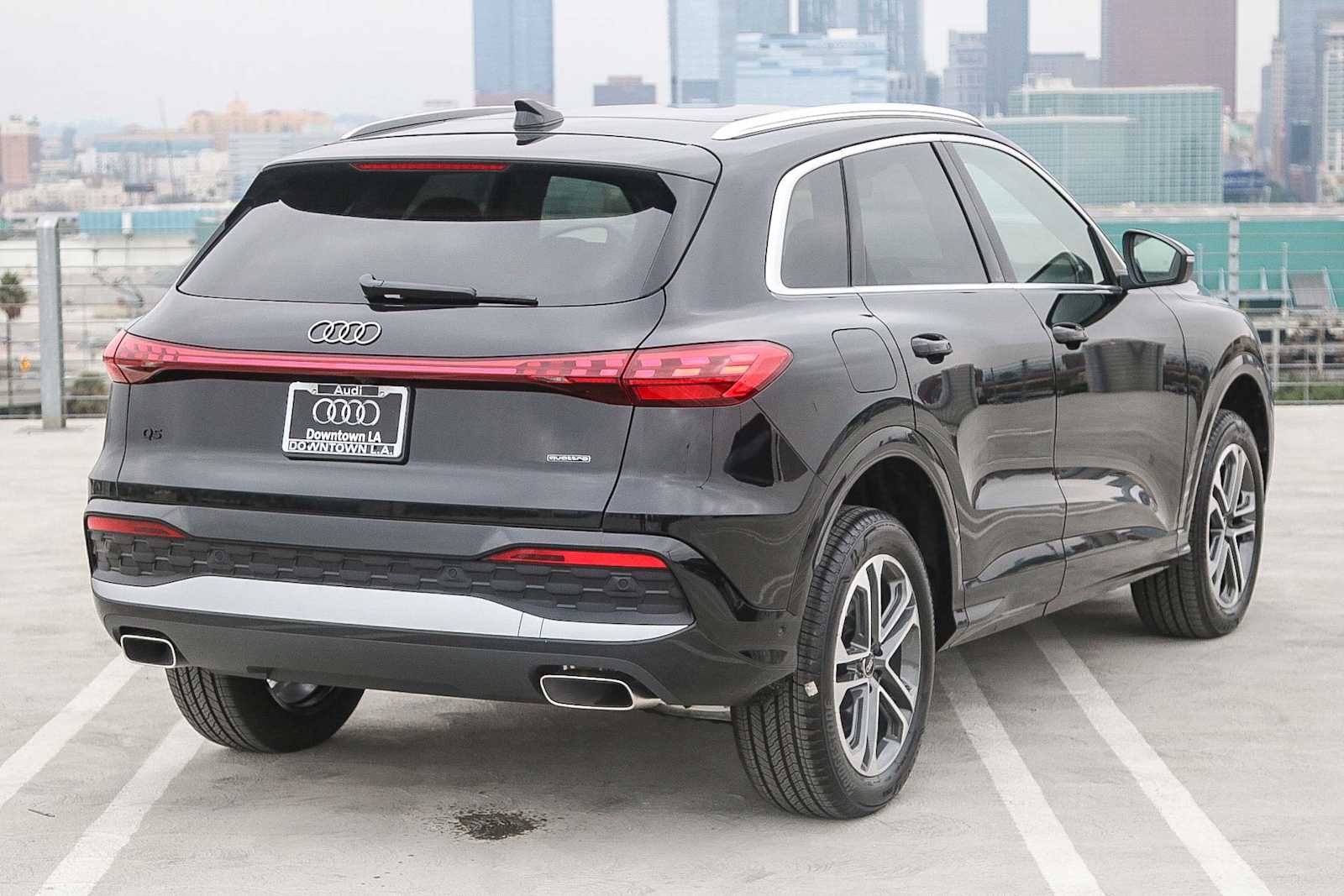 Thumbnail: 2025 Audi Q5 - 8