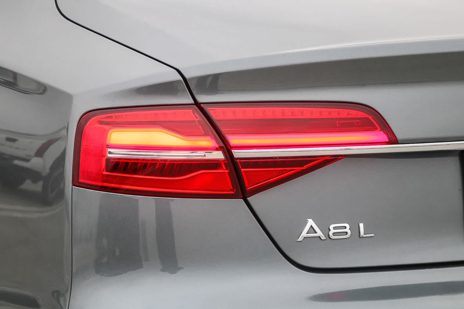 Thumbnail: 2017 Audi A8 - 9