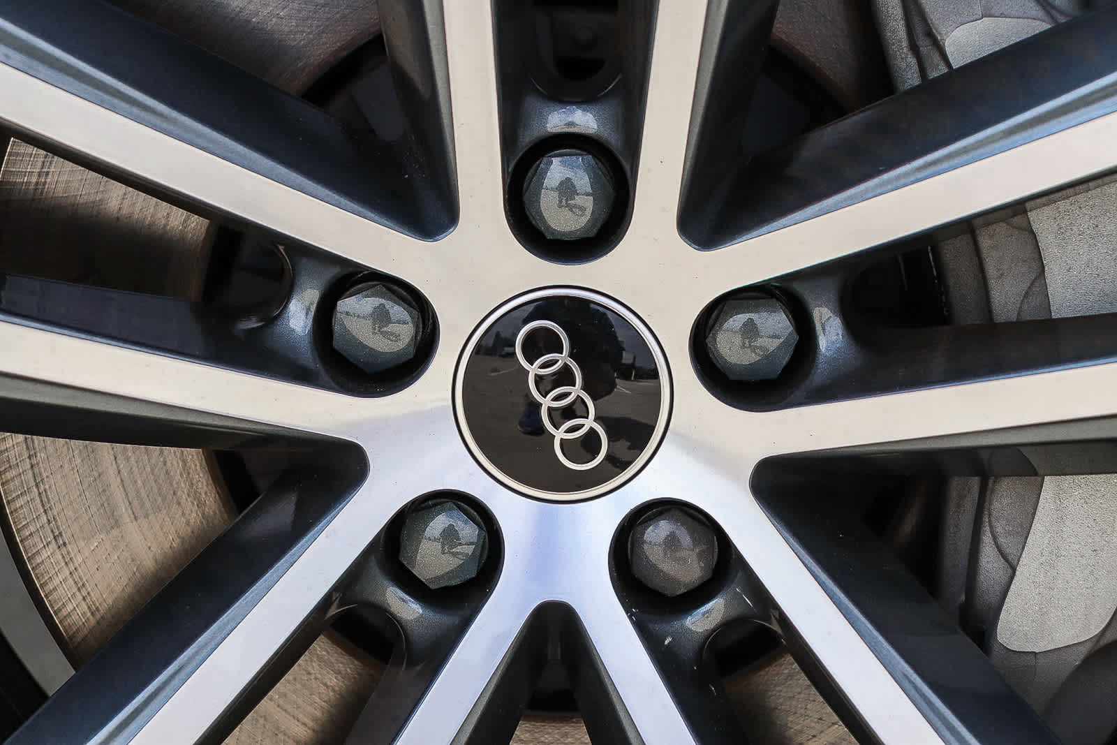 Thumbnail: 2026 Audi Q7 - 15