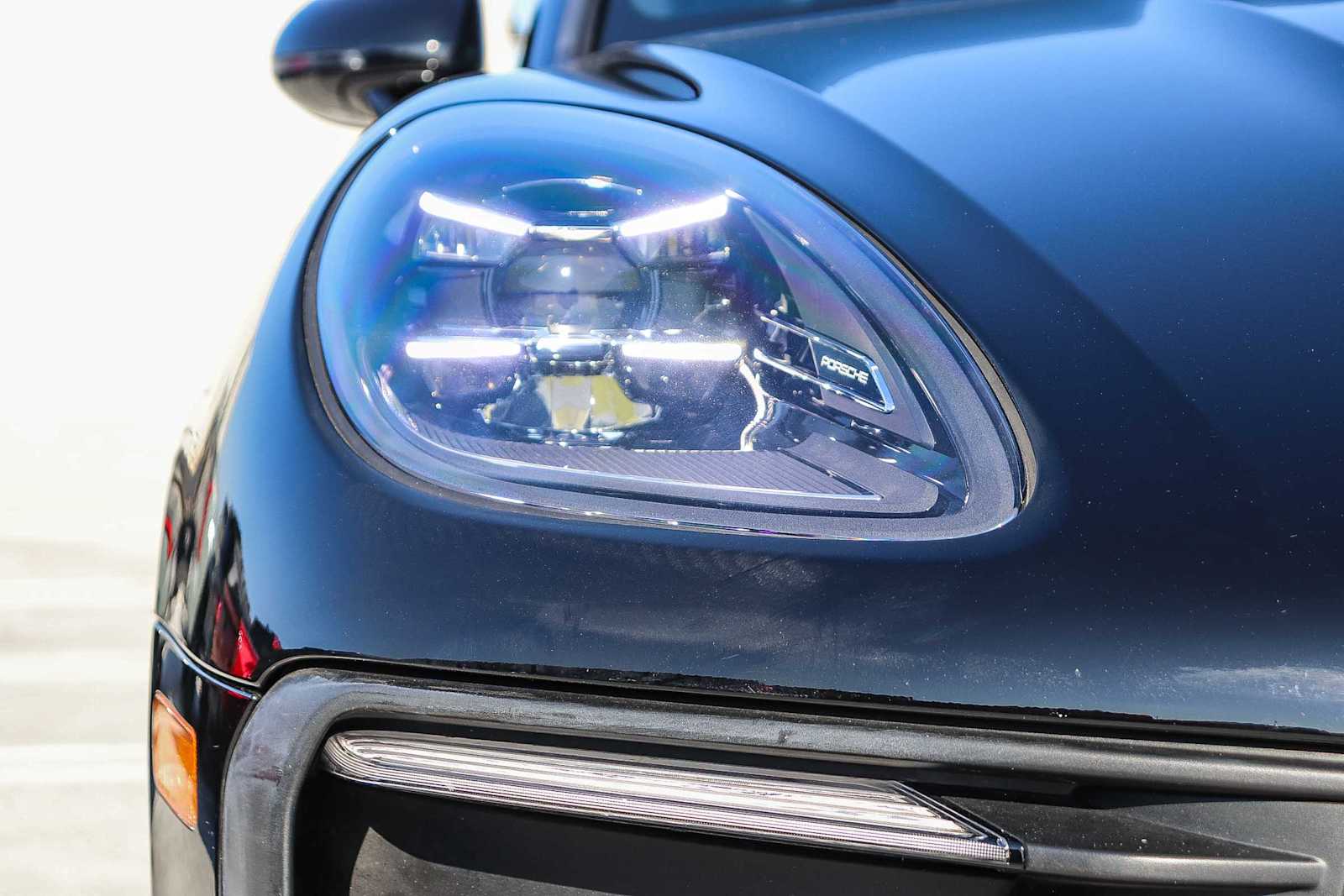 Thumbnail: 2023 Porsche Macan - 5