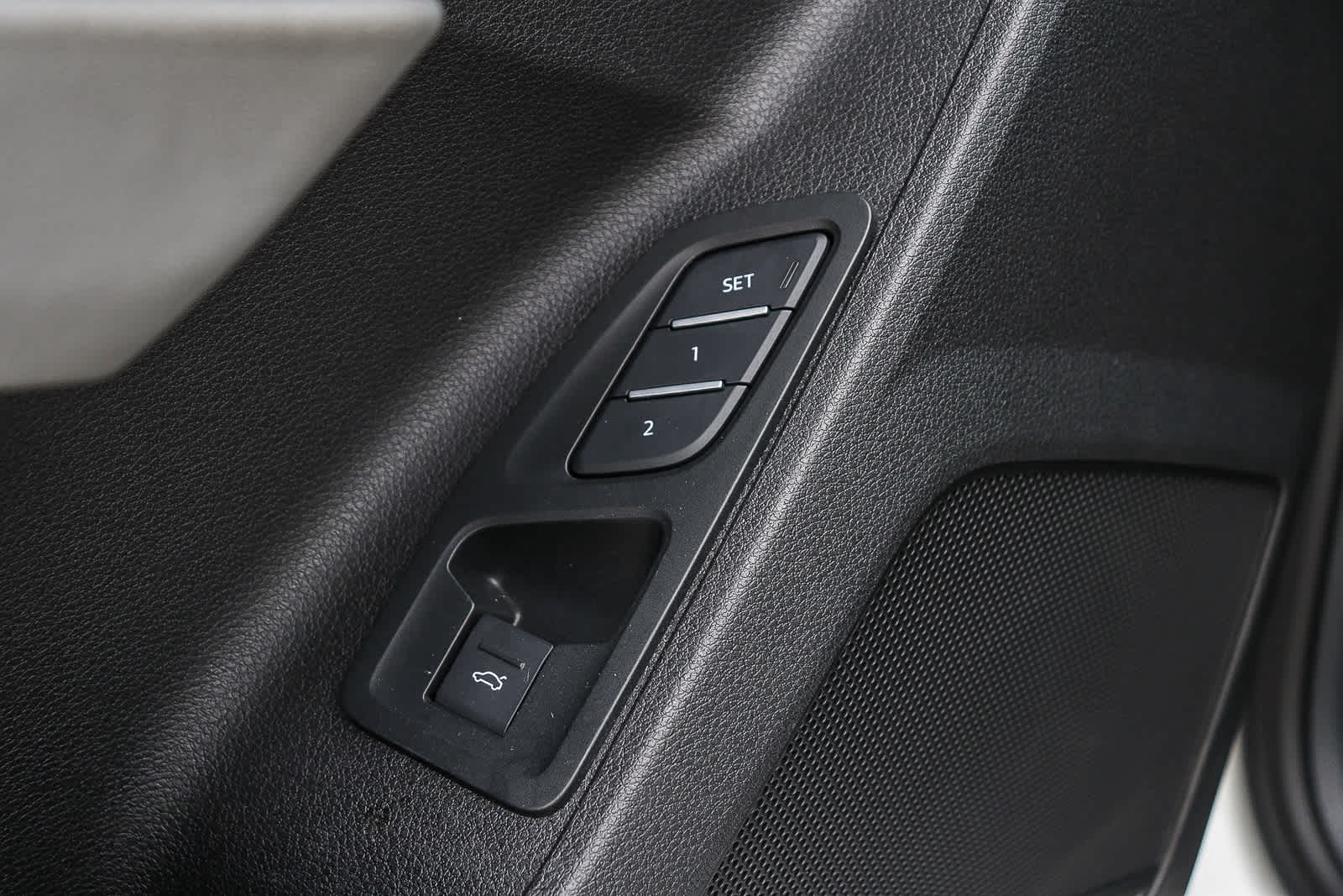 Thumbnail: 2023 Audi Q3 - 29