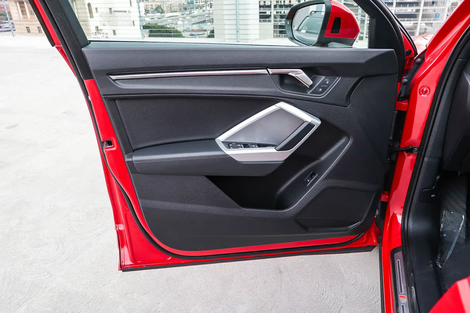 Thumbnail: 2023 Audi Q3 - 31