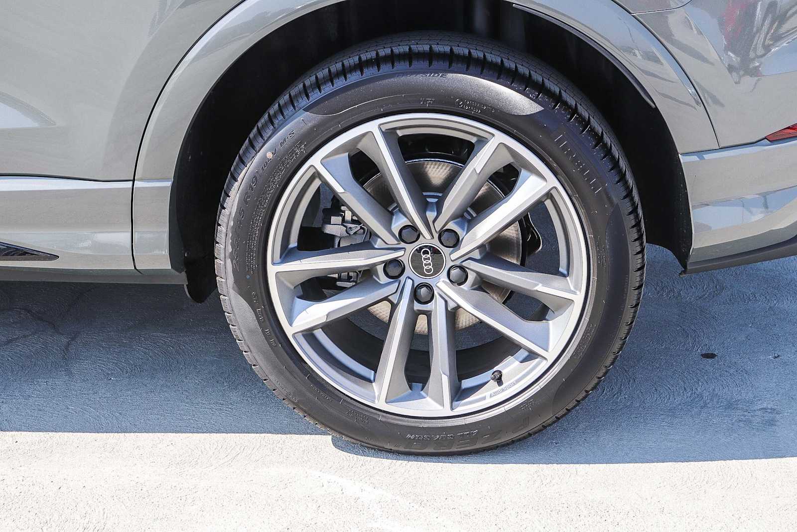 Thumbnail: 2025 Audi Q3 - 12