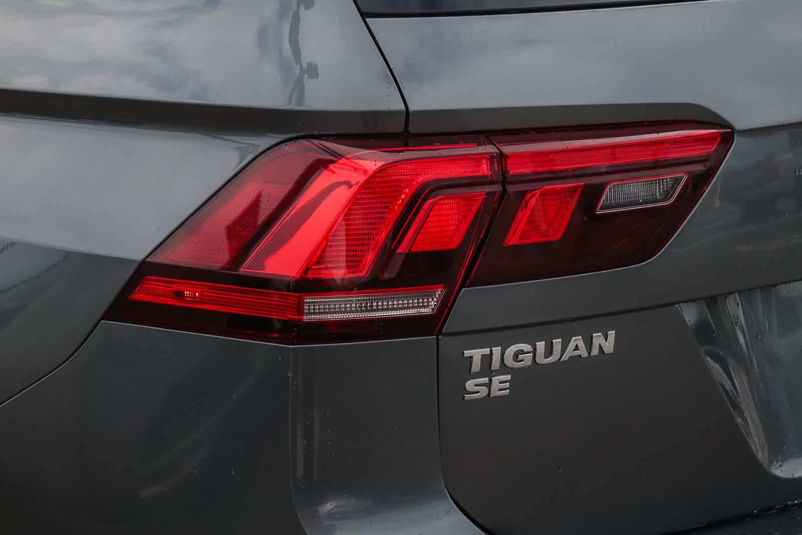 Thumbnail: 2020 Volkswagen Tiguan - 12