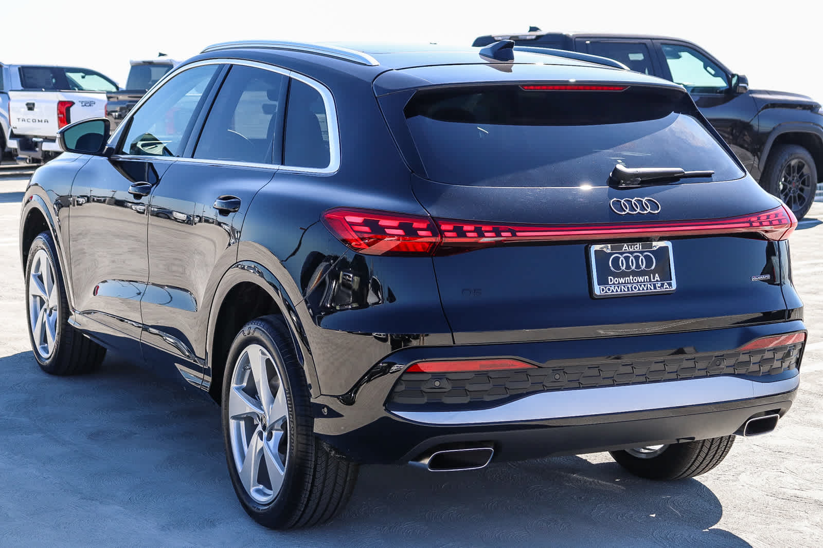 Thumbnail: 2025 Audi Q5 - 9