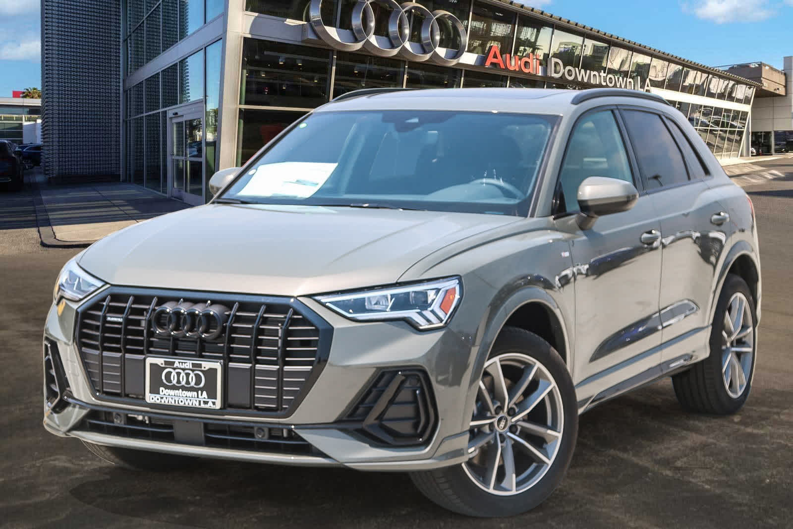 Thumbnail: 2025 Audi Q3 - 1