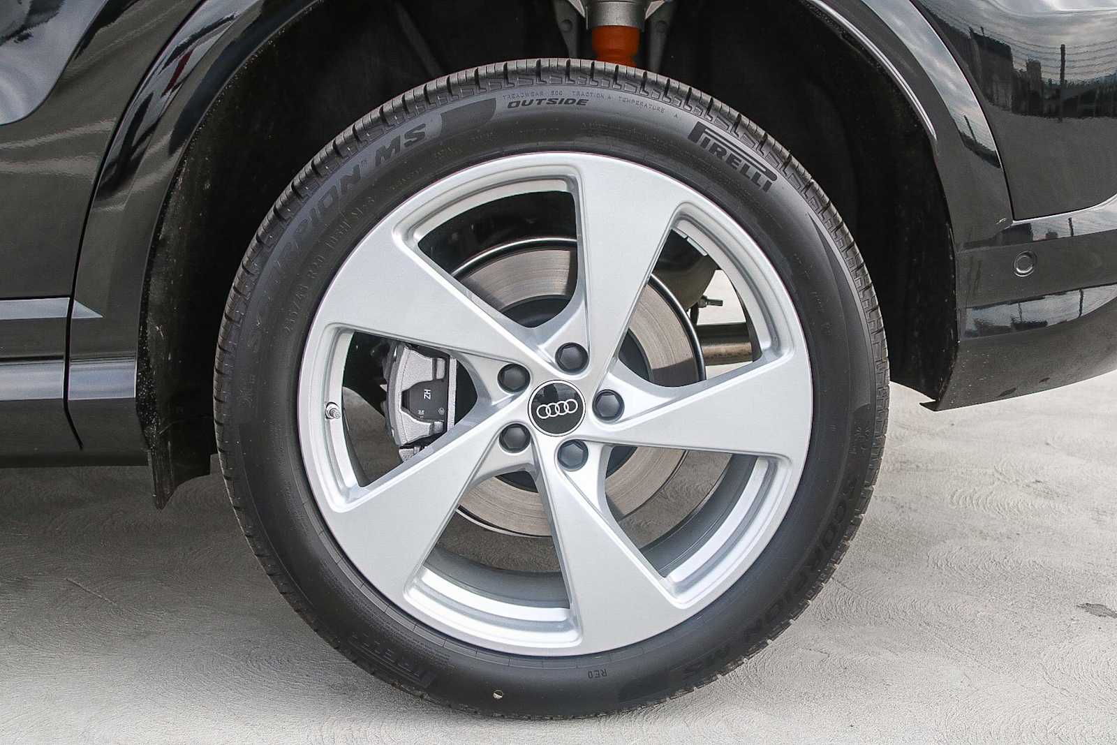 Thumbnail: 2025 Audi Q5 - 10