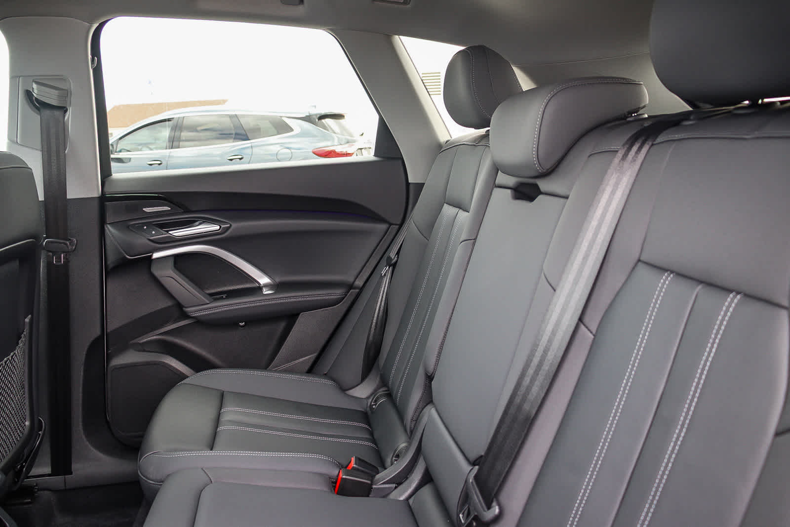 Thumbnail: 2025 Audi Q5 - 25