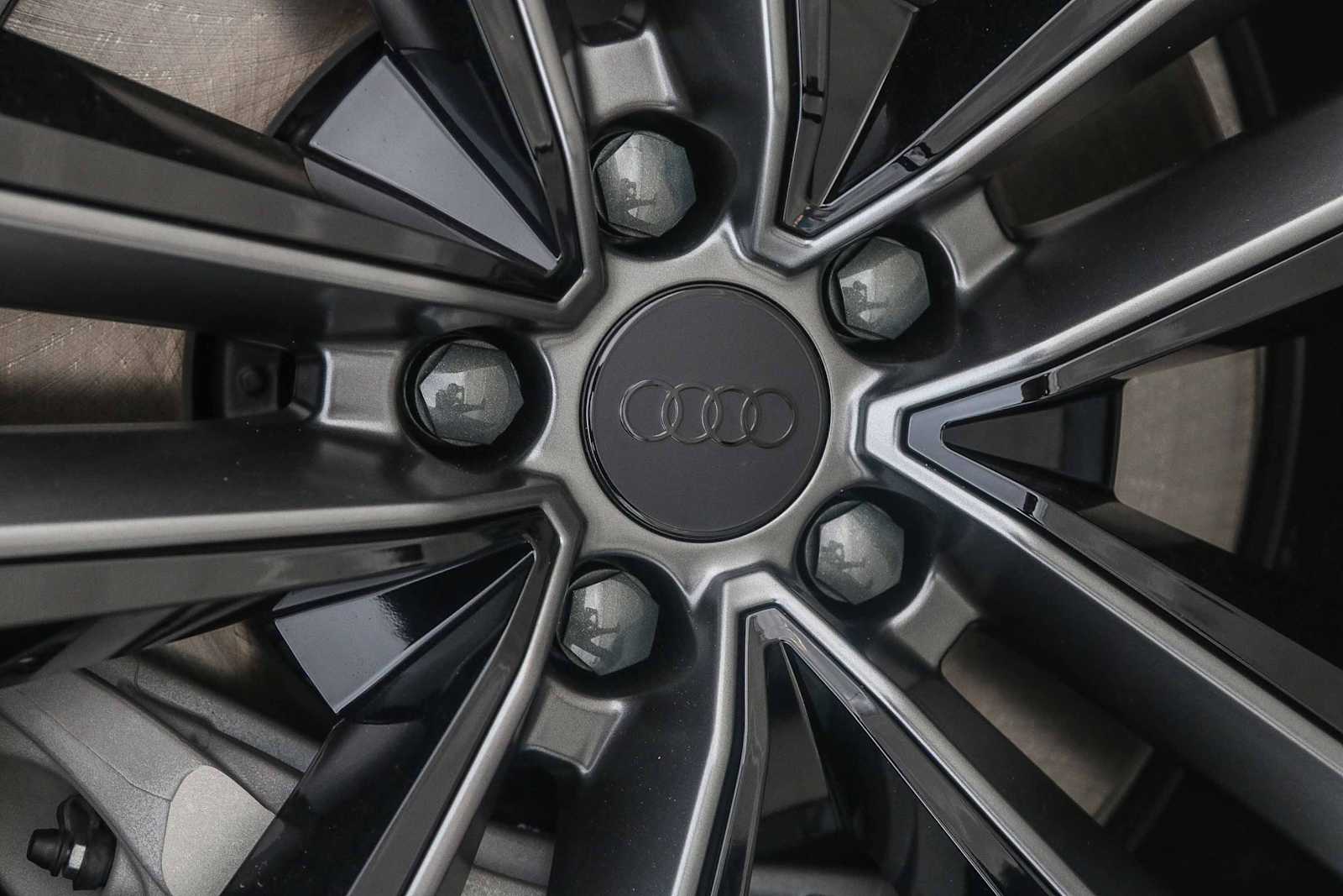 Thumbnail: 2026 Audi Q7 - 15