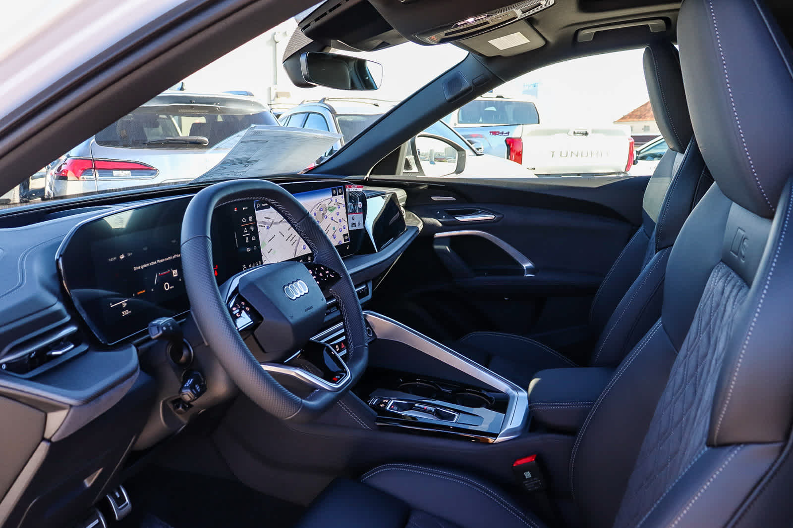 Thumbnail: 2025 Audi SQ5 - 22